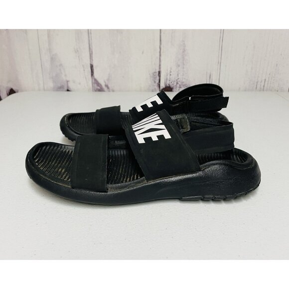 Nike Shoes Womens Size 6 Tanjun Sandals Black White Beach Vacation 882694-001 - Picture 2 of 6